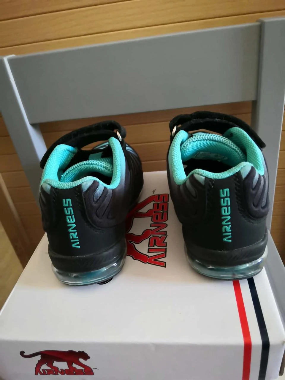 Baskets Scratch + Elastique Noir et Turquoise Pointure 22 Airness – photo 2